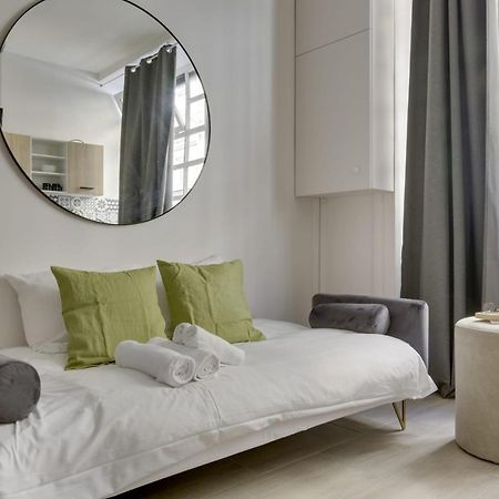 Bright Charming Modern Studio By Dreamy Canal Paris Bagian luar foto